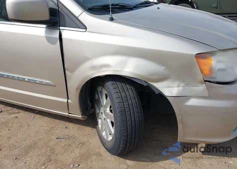 2013 Chrysler Town & Country Touring из США, поврежденный, VIN 2C4RC1BG5DR677782